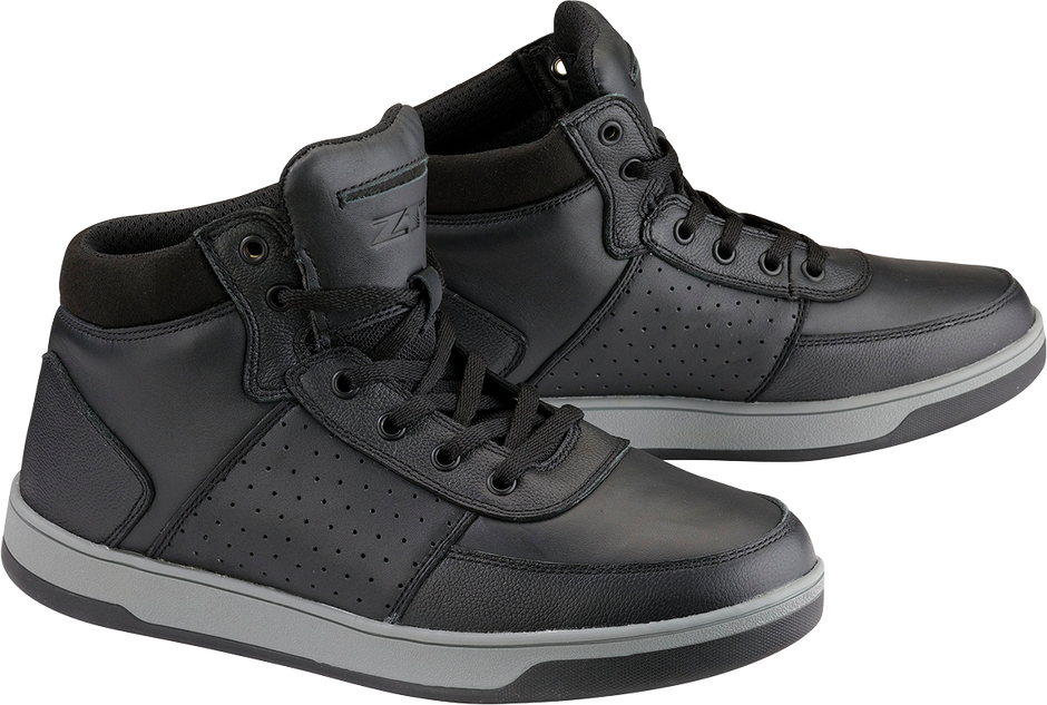 Black Z1R Dundee boots in US size 8 with rugged leather design and sturdy sole, suitable for casual or motorcycle wear.