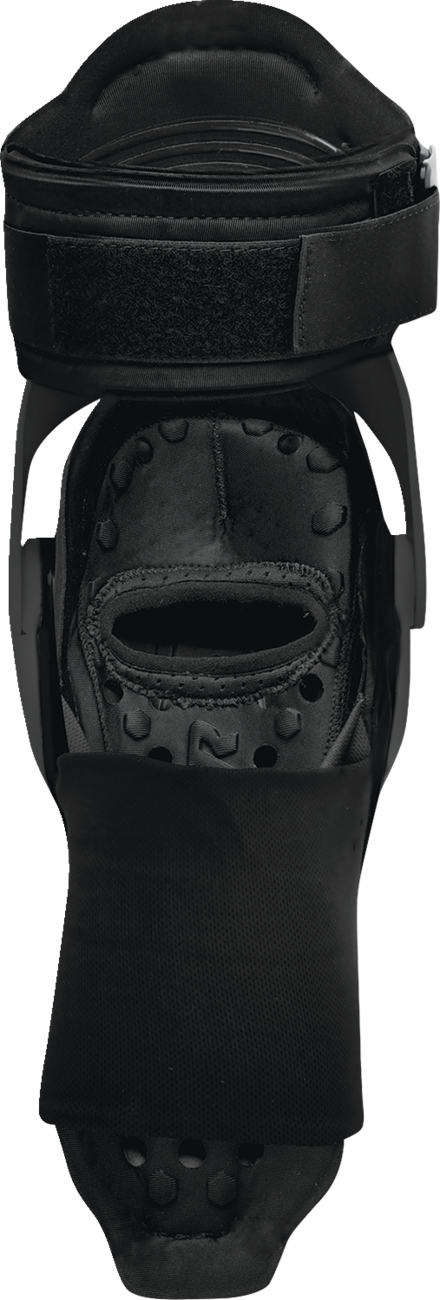 Black THOR Sentinel knee guards in size S/M with protective padding for riding and sports safety.